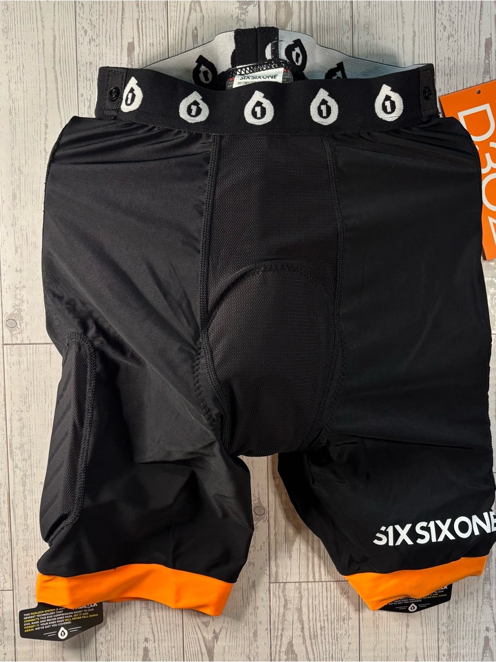 661 SixSixOne EVO Compression Shorts D3O Padded MTB Cycling NWT Small View 3